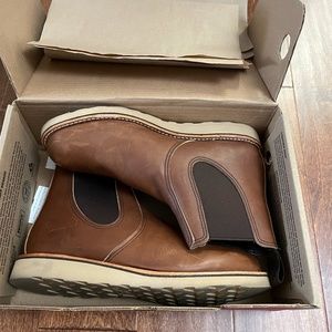 Red Wing Classic Chelsea Boots in Amber size 10 D
